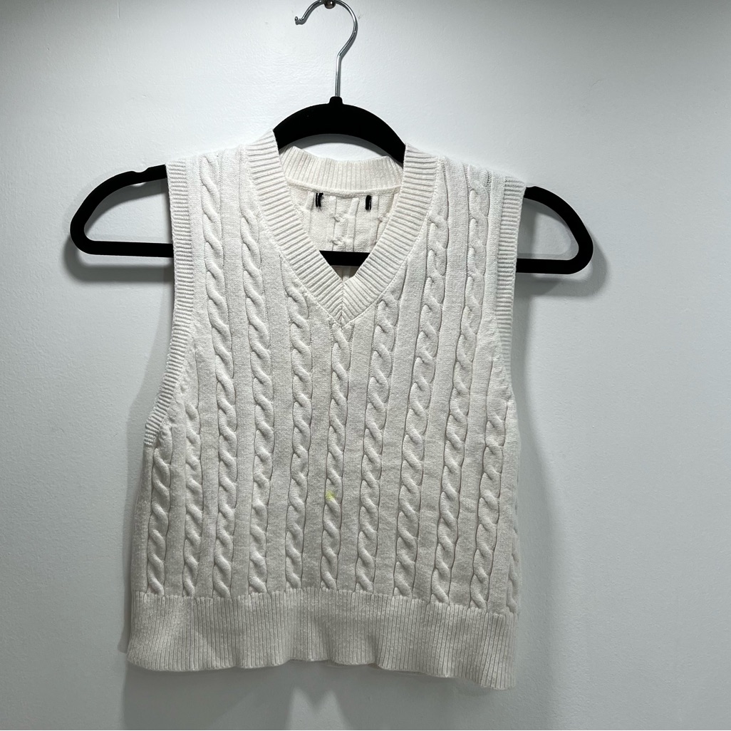 White Cable Knit Sleeveless Cropped Sweater